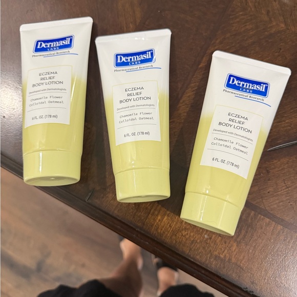 3 Dermasil Eczema Relief Body Lotion - Picture 2 of 4